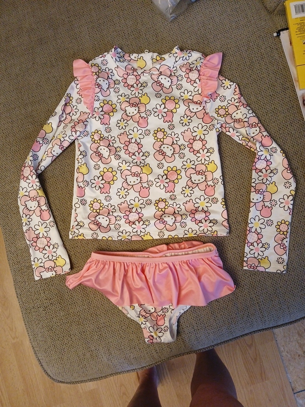 Hello Kitty Girls Pink White Yellow Floral Long-Sleeve Rashguard Set